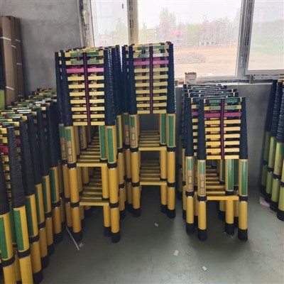 Escala llarga plegable